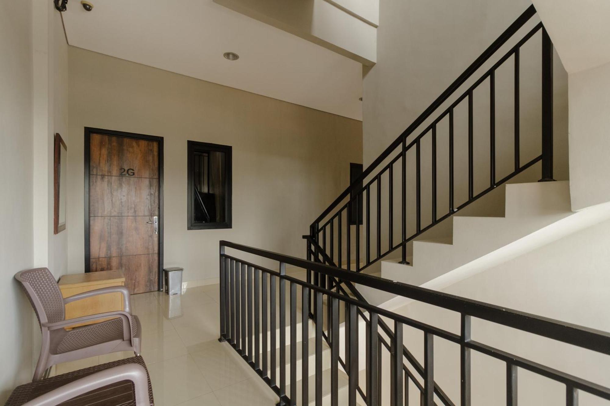Reddoorz Near Puri Indah Mall Jakarta Eksteriør bilde