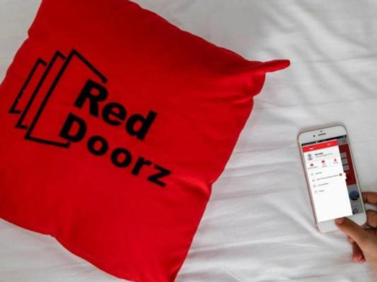 Reddoorz Near Puri Indah Mall Jakarta Eksteriør bilde